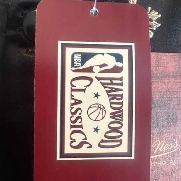 Toronto Raptors Mitchell and Ness Heavyweight Satin Bomber - Large - Picture 5 of 8